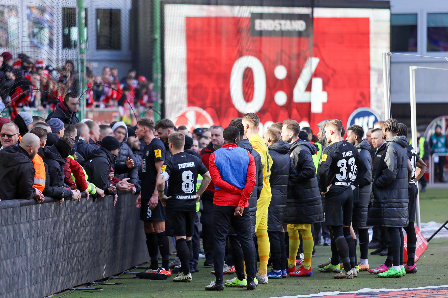 1. FC Kaiserslautern – Karlsruher SC 0-4 (3)