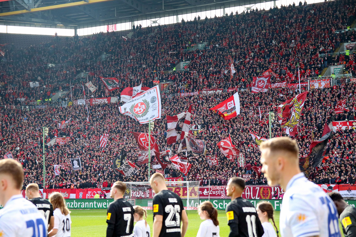 1. FC Kaiserslautern – Karlsruher SC 0-4 (6)