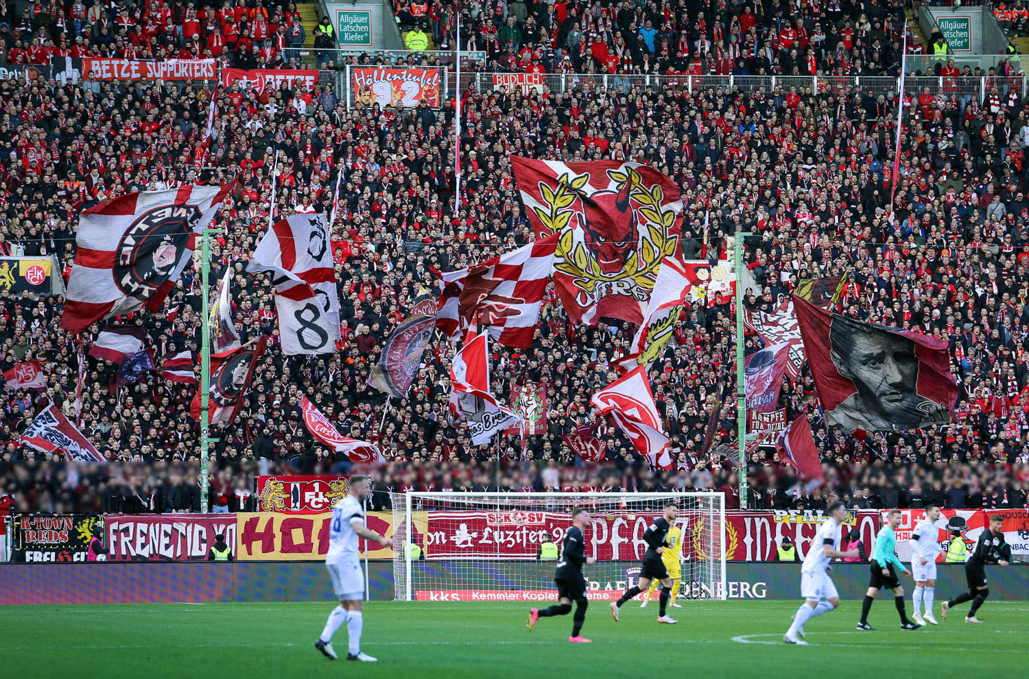 1. FC Kaiserslautern – Karlsruher SC 0-4 (11)