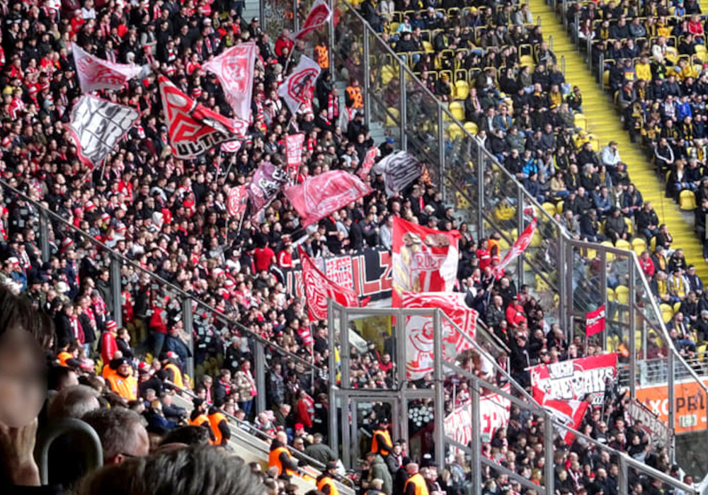 Gästefans | Dynamo Dresden – Rot-Weiss Essen (24.02.2024) 2-2