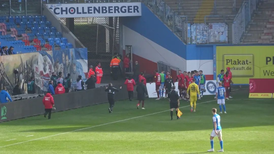 FC Hansa Rostock – 1. FC Kaiserslautern 0-3 (9)