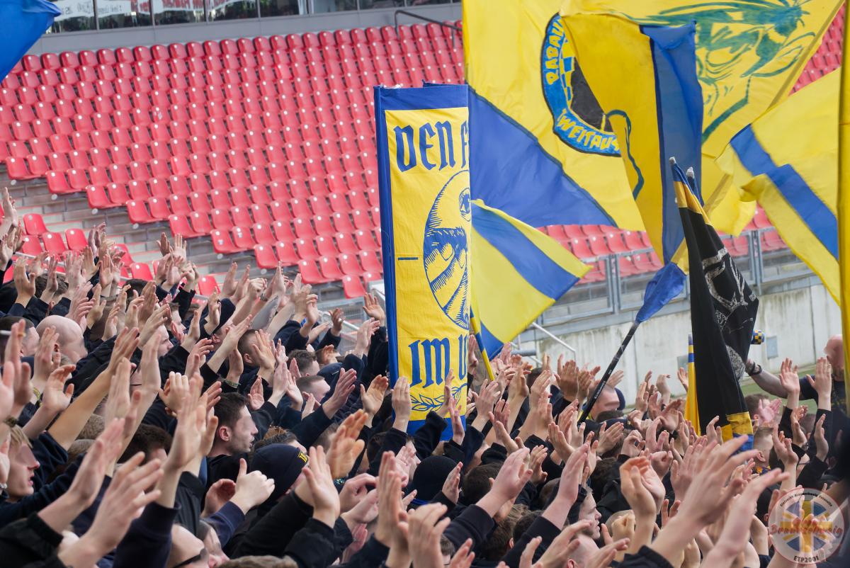 1. FC Nürnberg – Eintracht Braunschweig 2-1 (12)