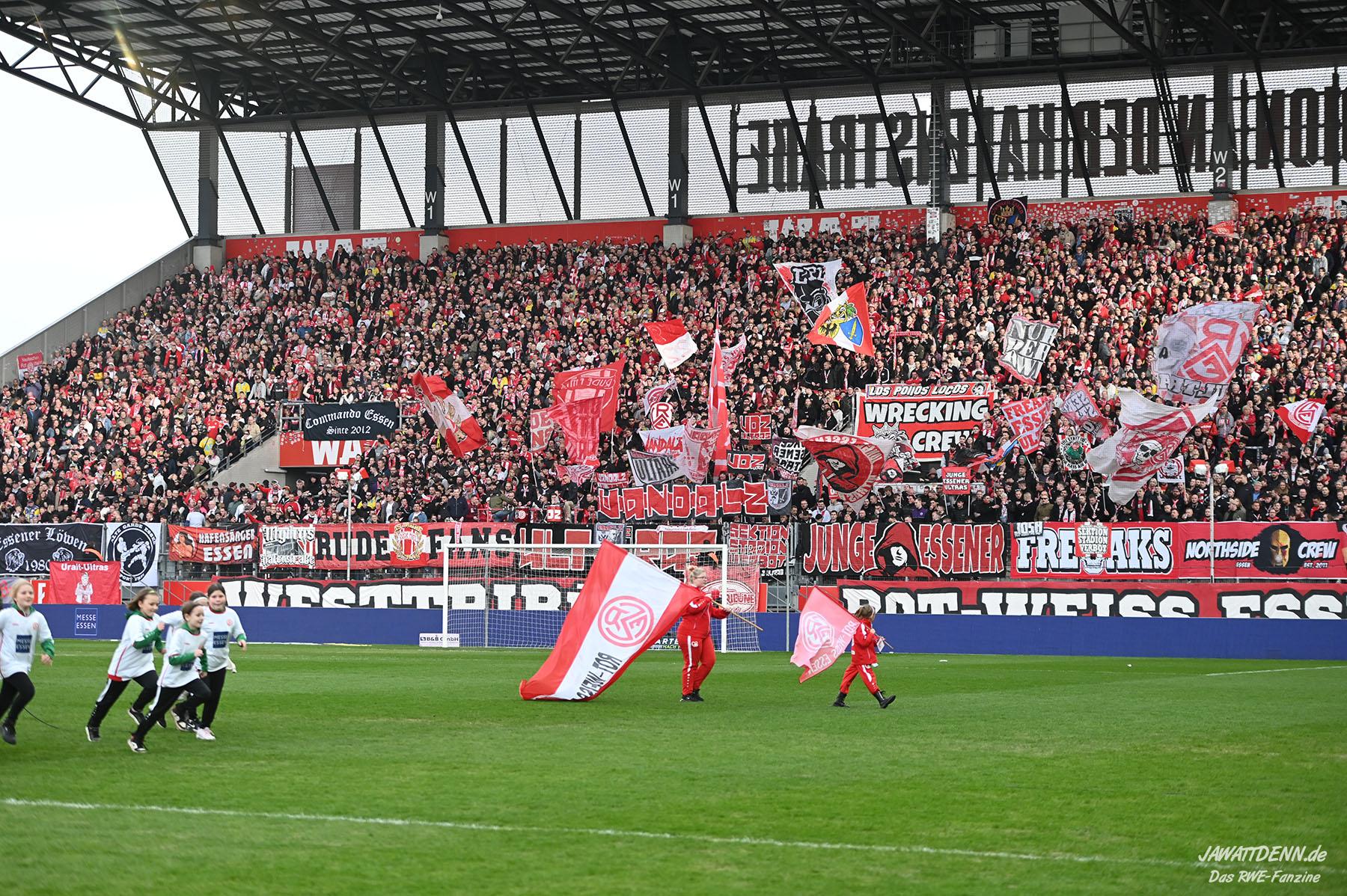Heimfans | Rot-Weiss Essen – SpVgg Unterhaching (02.03.2024) 1-2