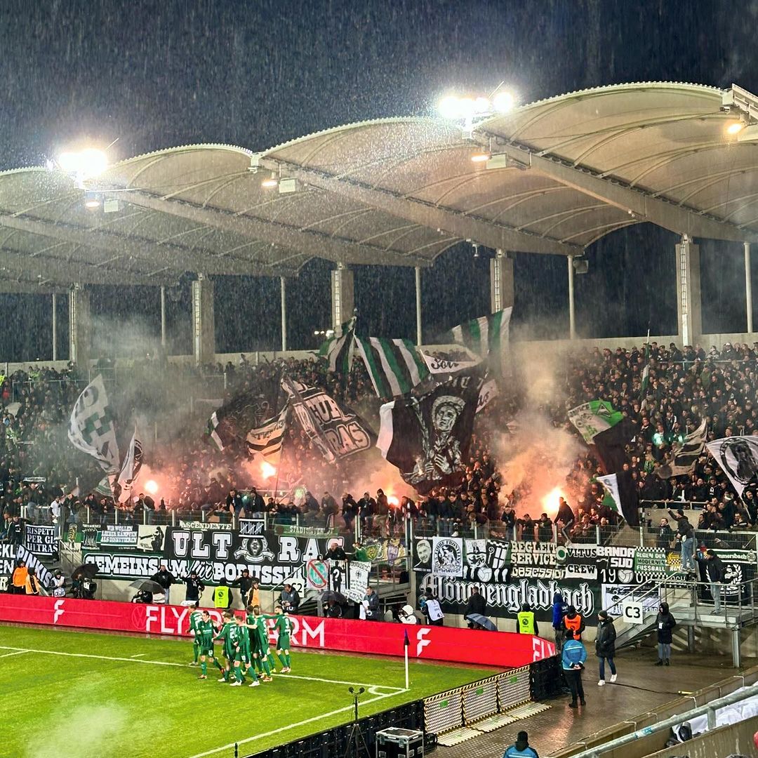 1. FC Saarbrücken – Borussia Mönchengladbach 2-1 (6)