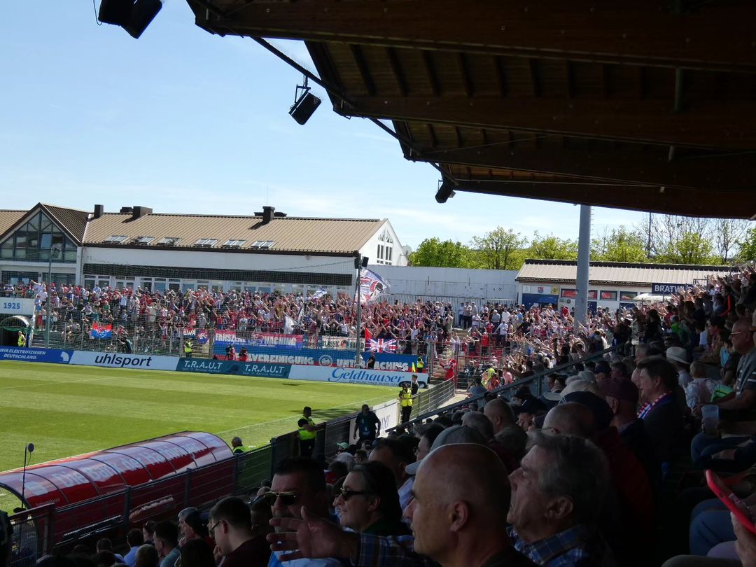 SpVgg Unterhaching – VfB Lübeck 4-1 (1)