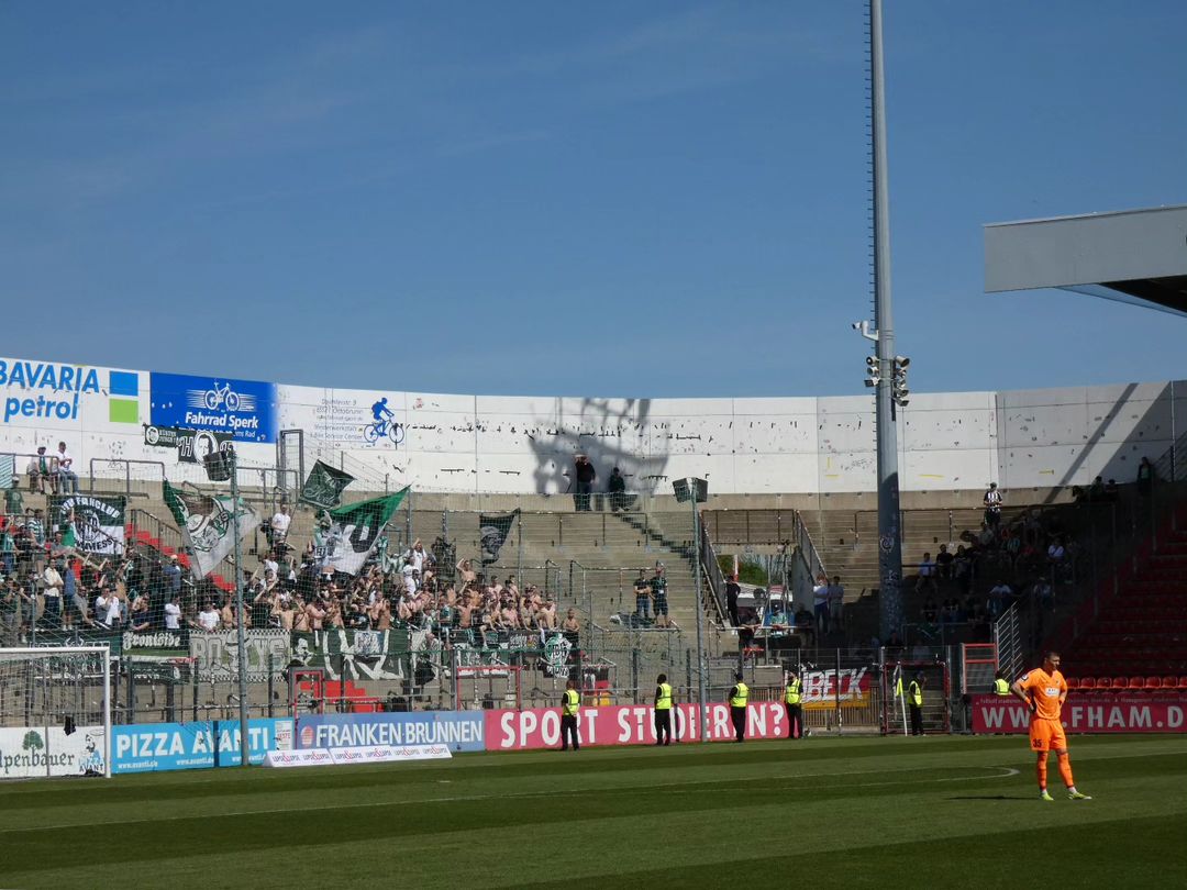 SpVgg Unterhaching – VfB Lübeck 4-1 (1)