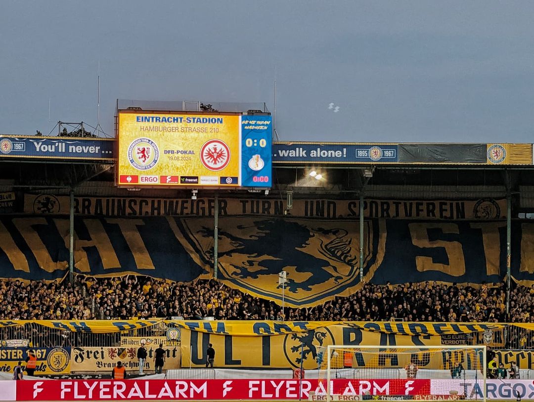 Eintracht Braunschweig – Eintracht Frankfurt 1-4 (21)