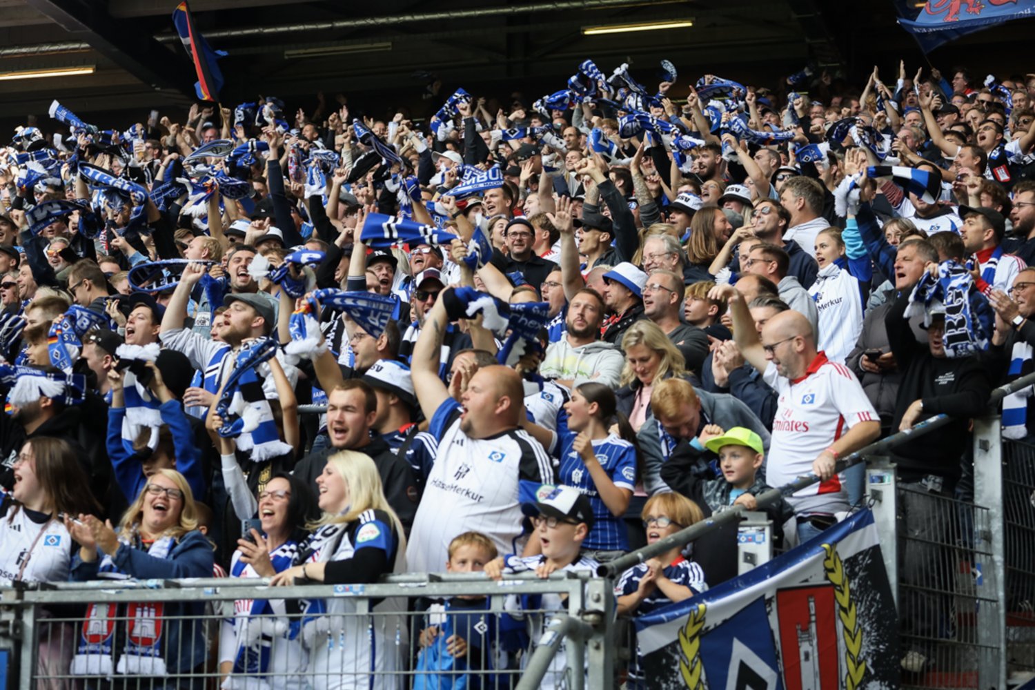 Hamburger SV – SSV Jahn Regensburg 5-0 (2)