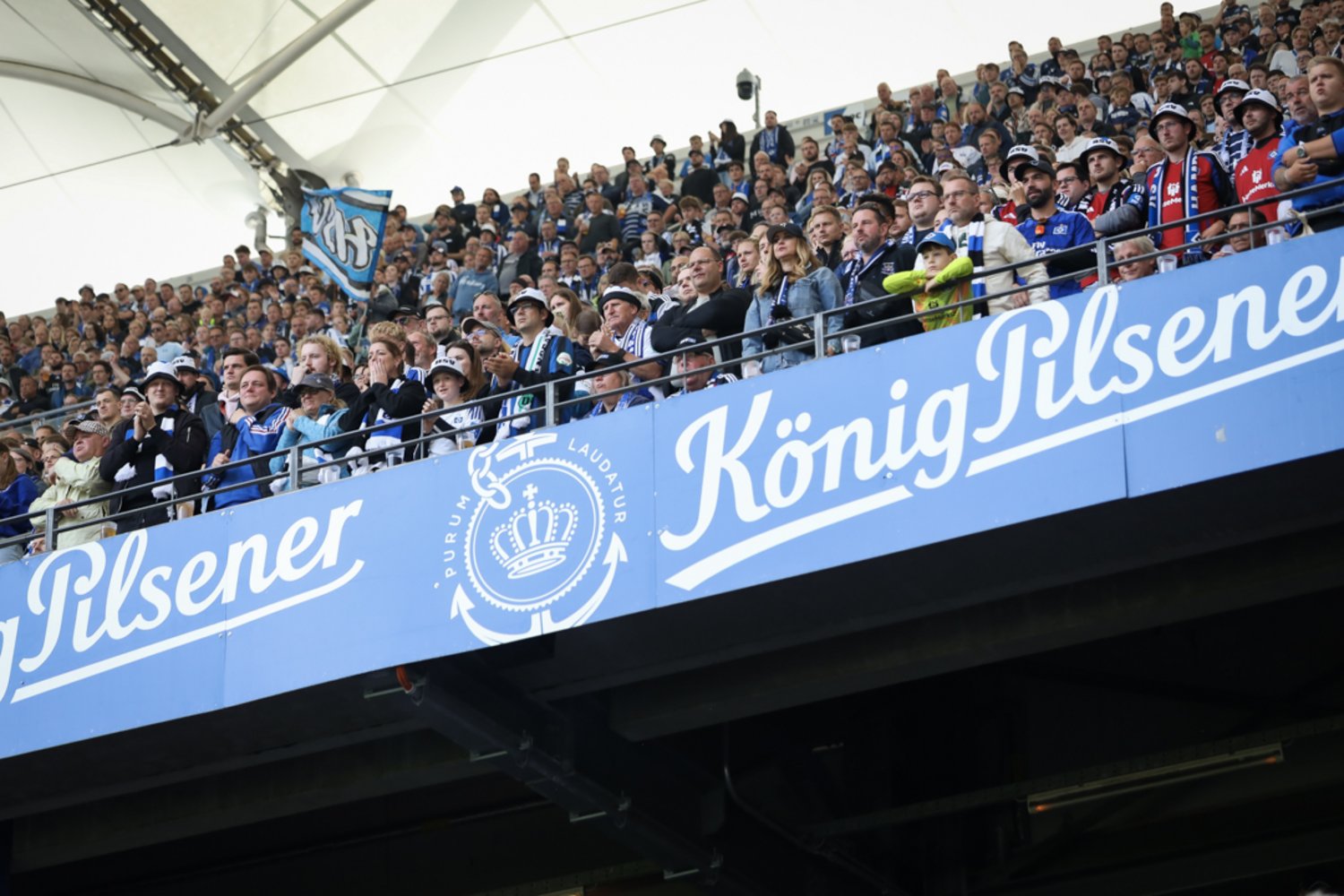 Hamburger SV – SSV Jahn Regensburg 5-0 (7)