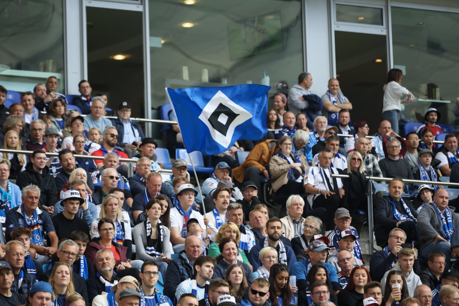 Hamburger SV – SSV Jahn Regensburg 5-0 (9)