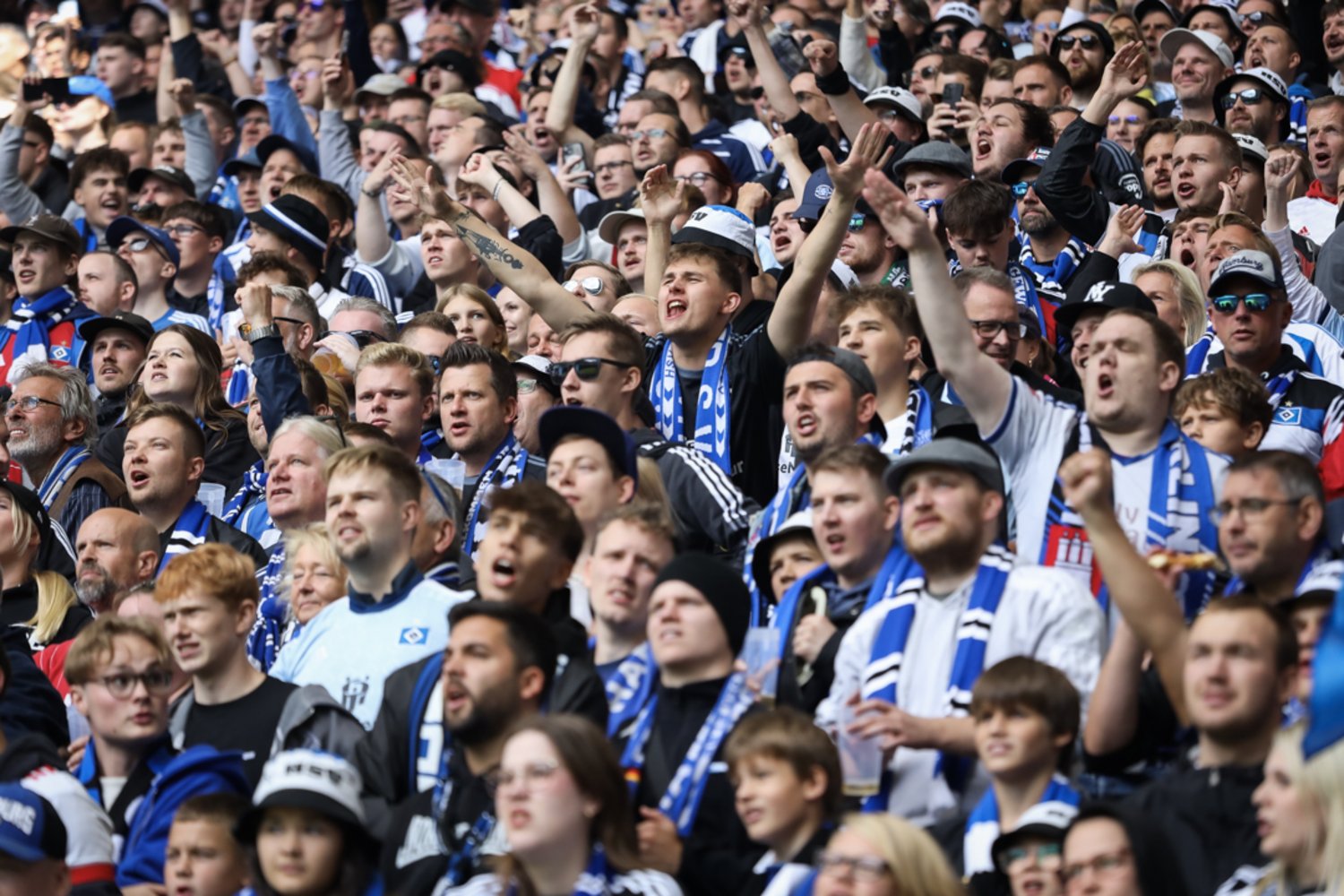 Hamburger SV – SSV Jahn Regensburg 5-0 (16)
