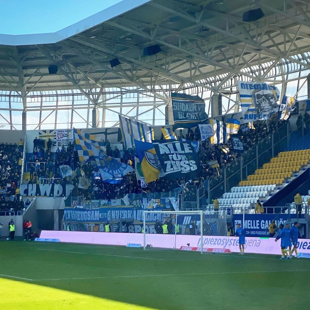 FC Carl Zeiss Jena – 1. FC Lokomotive Leipzig 0-1 (3)