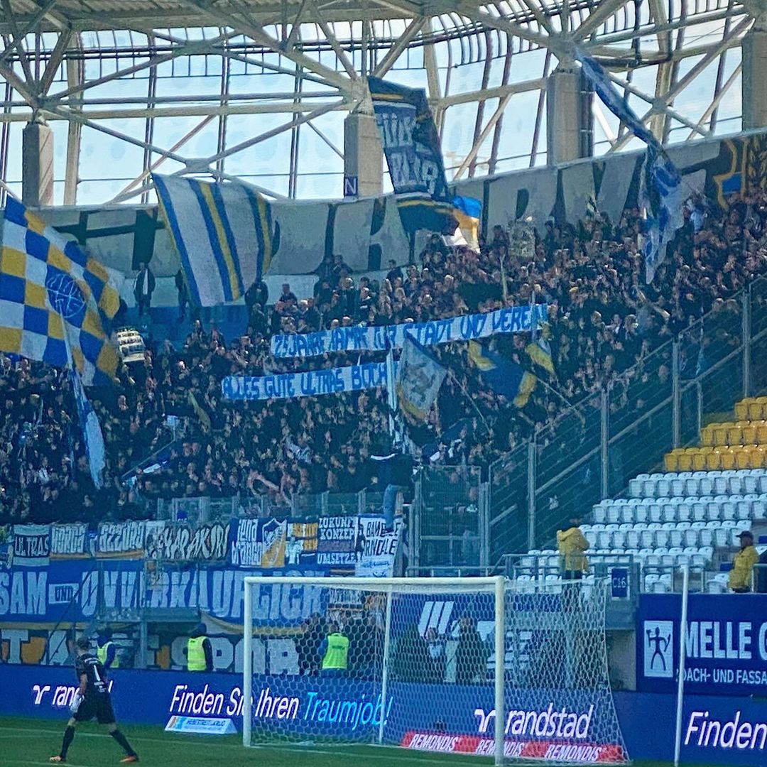 FC Carl Zeiss Jena – 1. FC Lokomotive Leipzig 0-1 (5)