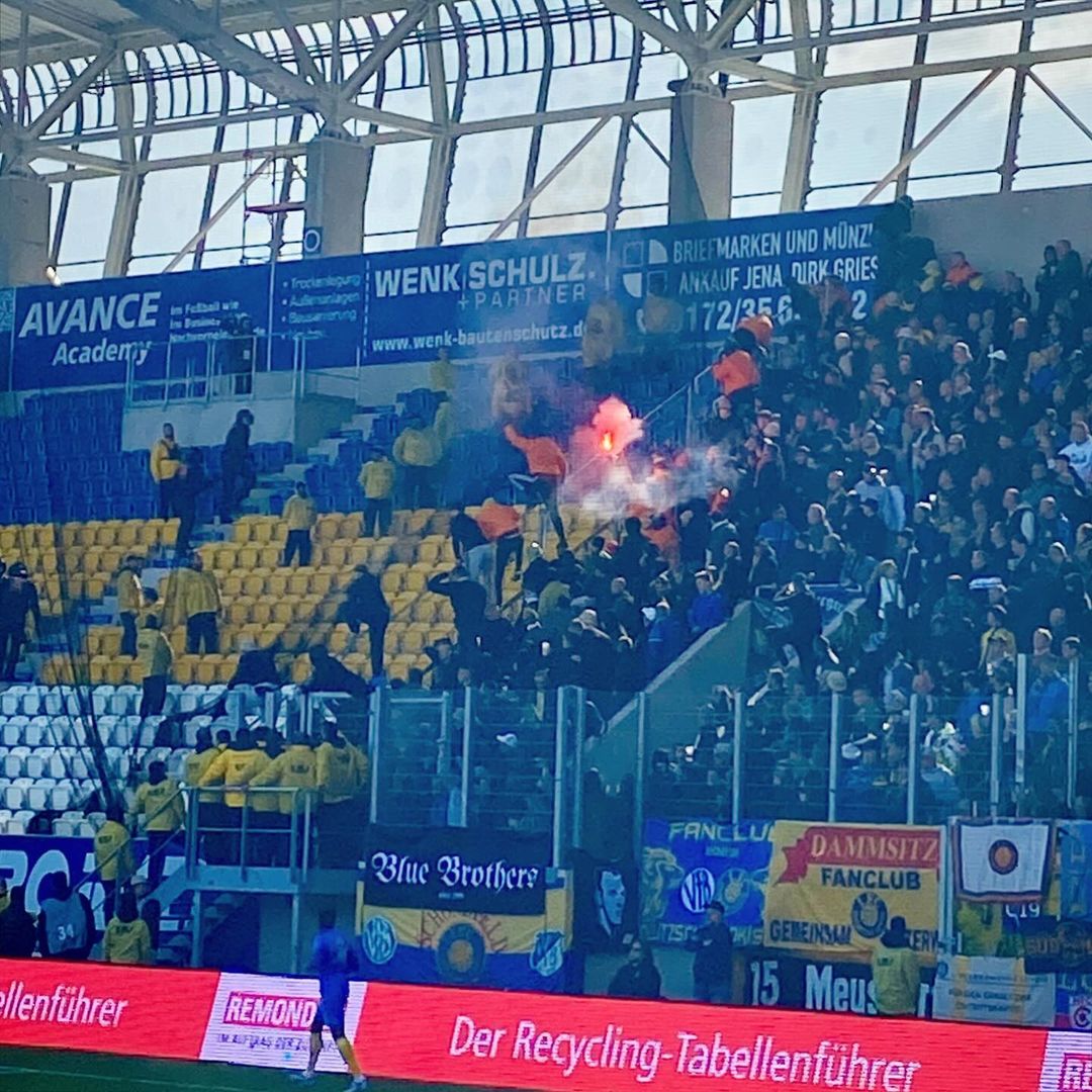 FC Carl Zeiss Jena – 1. FC Lokomotive Leipzig 0-1 (3)