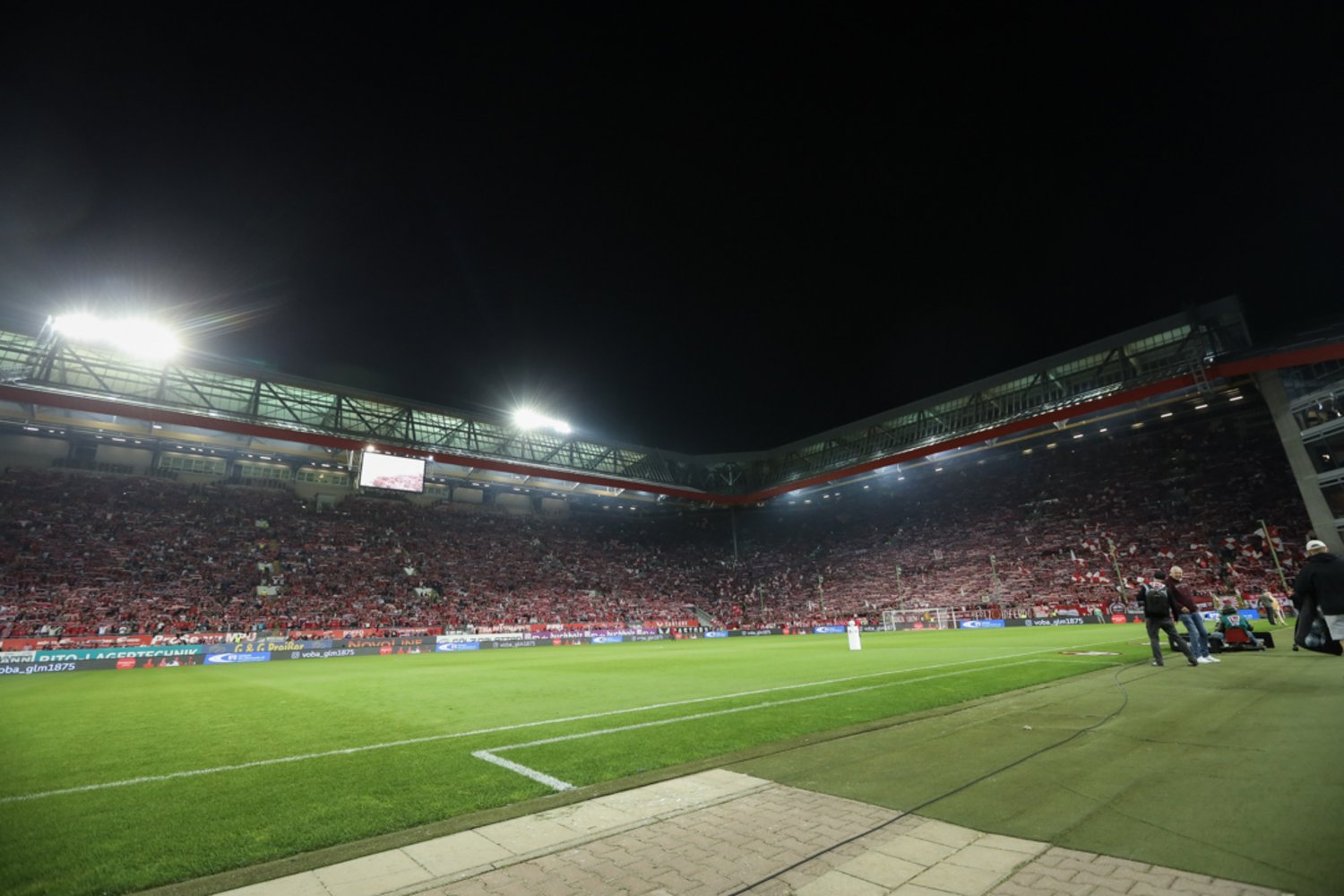 1. FC Kaiserslautern – Hamburger SV 2-2 (23)