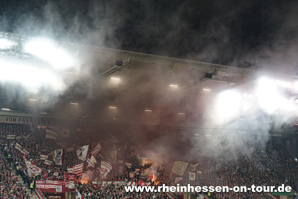 1. FSV Mainz 05 – FC Bayern München 0-4 (2)