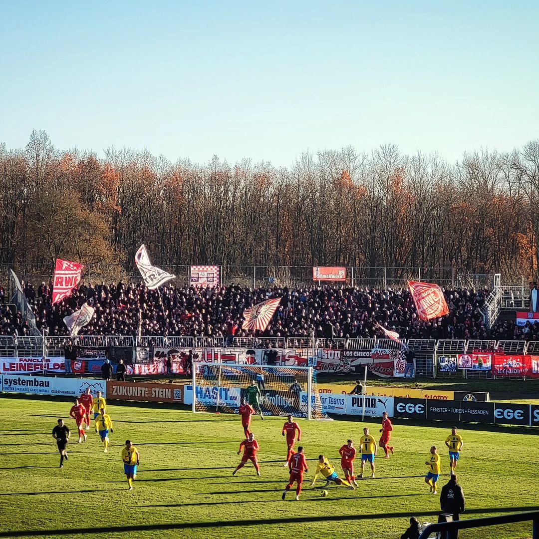 1. FC Lokomotive Leipzig – FC Rot-Weiß Erfurt 0-0 (5)