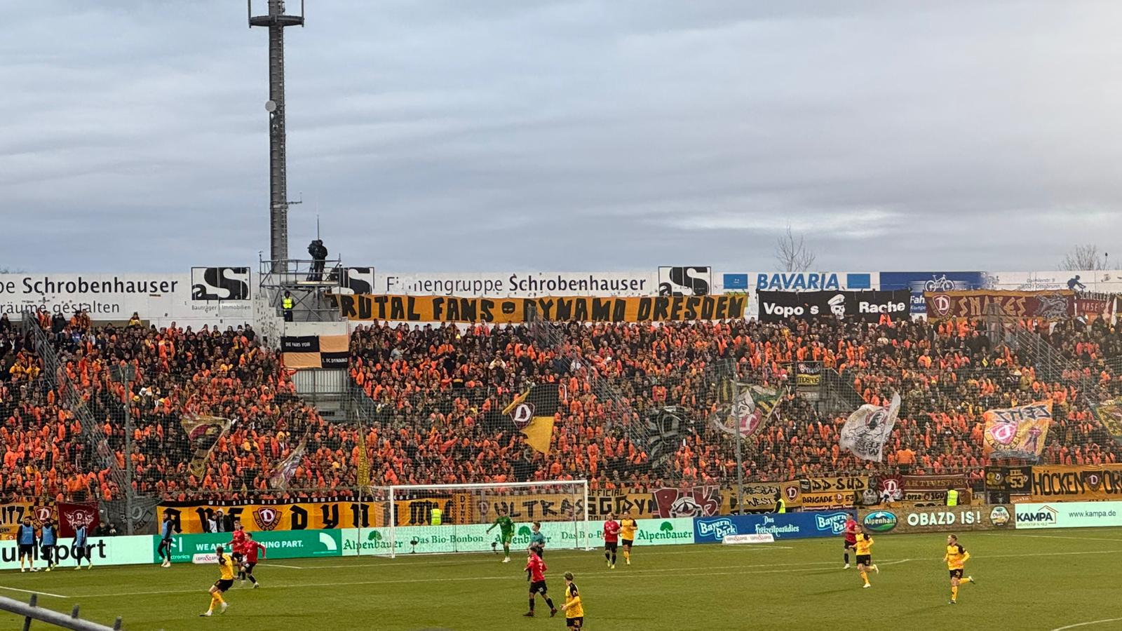 SpVgg Unterhaching – Dynamo Dresden 0-3 (11)