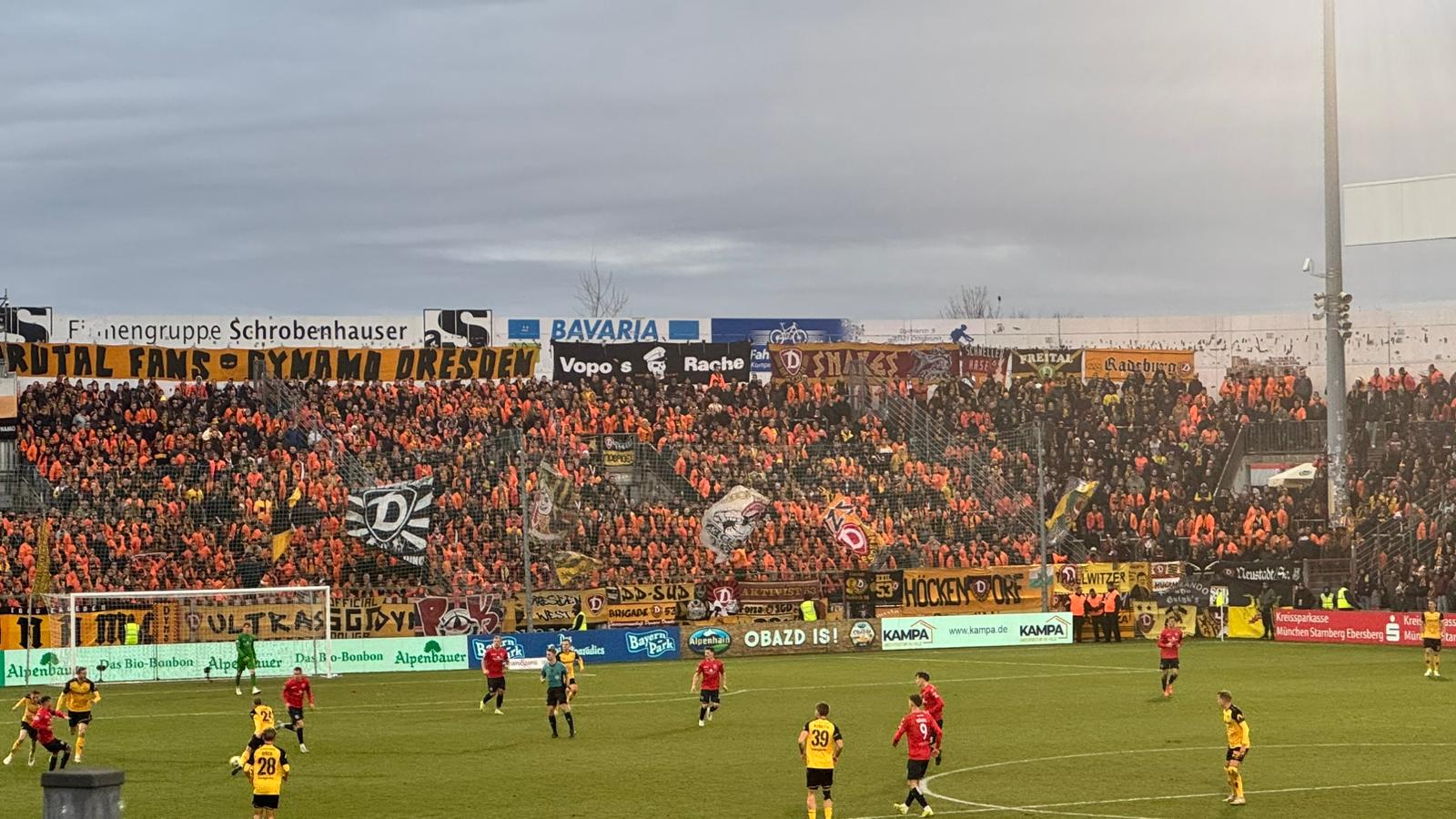 SpVgg Unterhaching – Dynamo Dresden 0-3 (15)