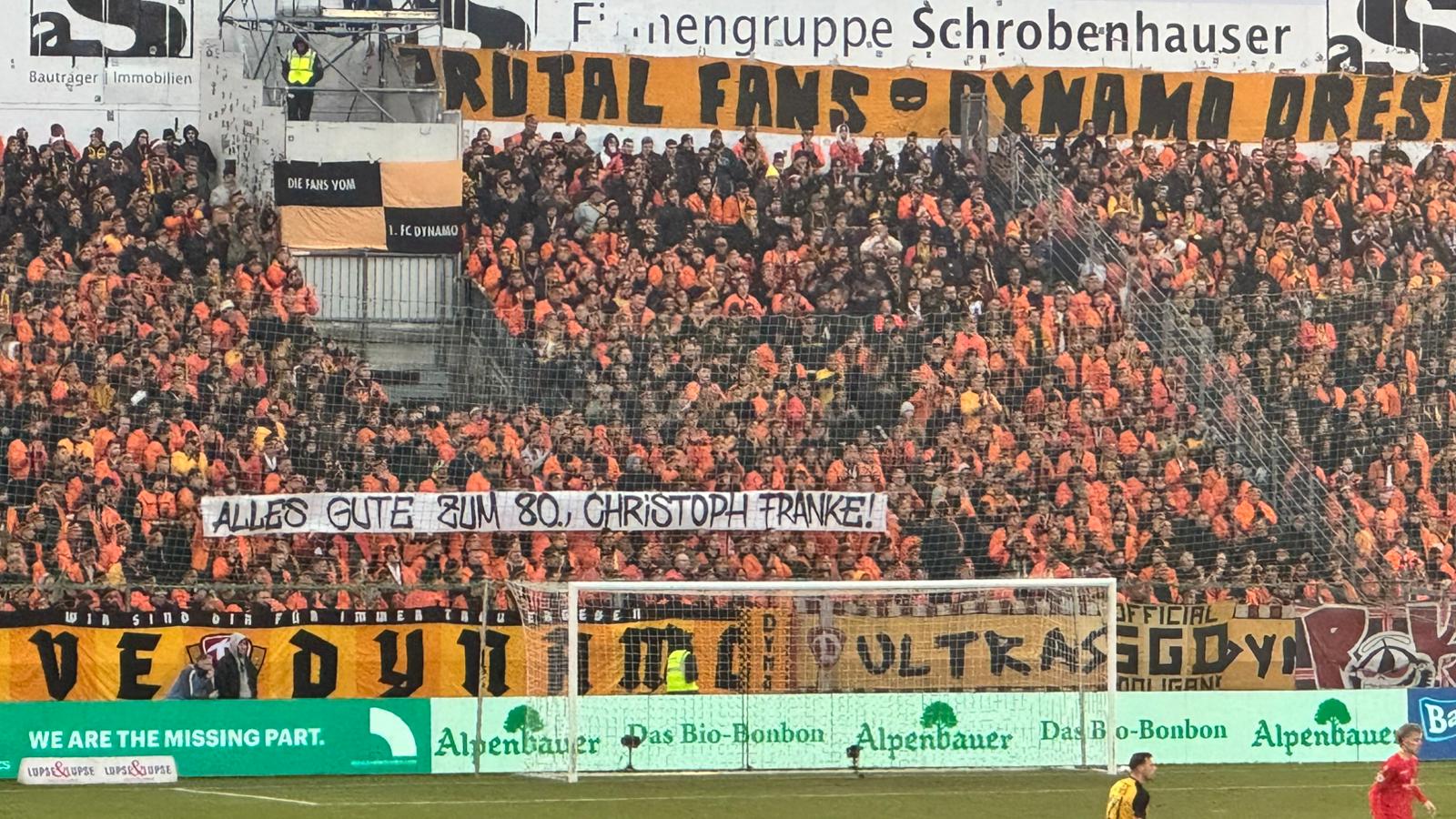 SpVgg Unterhaching – Dynamo Dresden 0-3 (16)