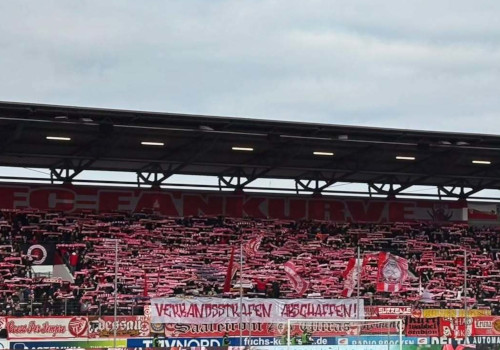 Hallescher FC – FC Rot-Weiß Erfurt 2-0 (4)