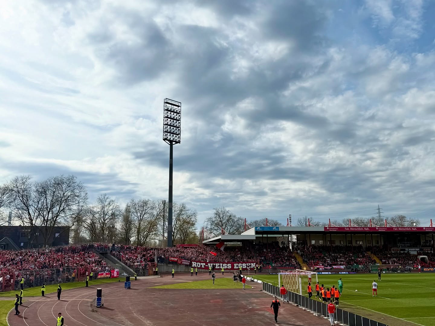Rot-Weiß Oberhausen – Rot-Weiss Essen 1-2 (1)