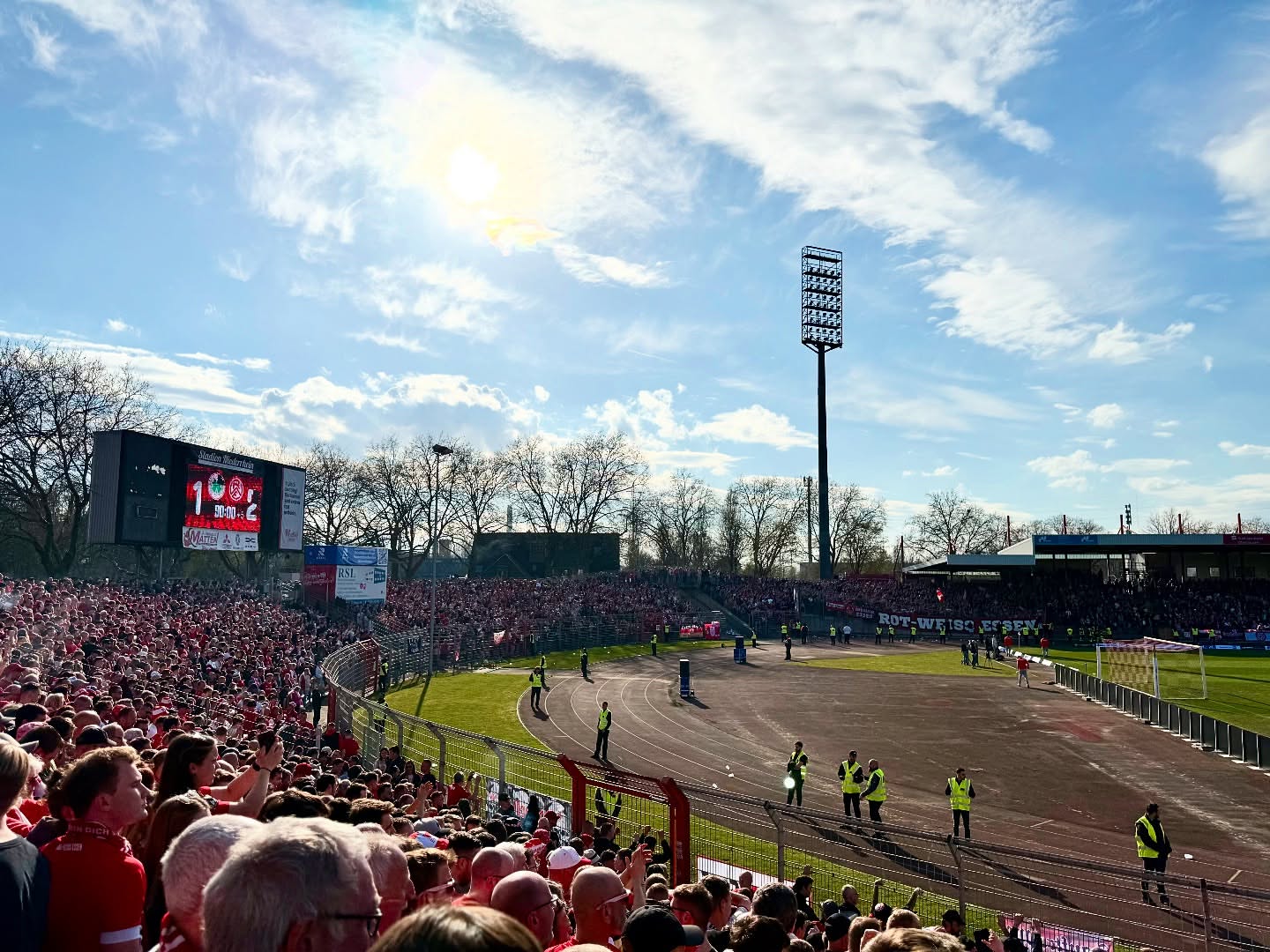 Rot-Weiß Oberhausen – Rot-Weiss Essen 1-2 (3)