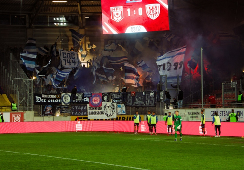 Hallescher FC – SV Babelsberg 03 2-0 (8)