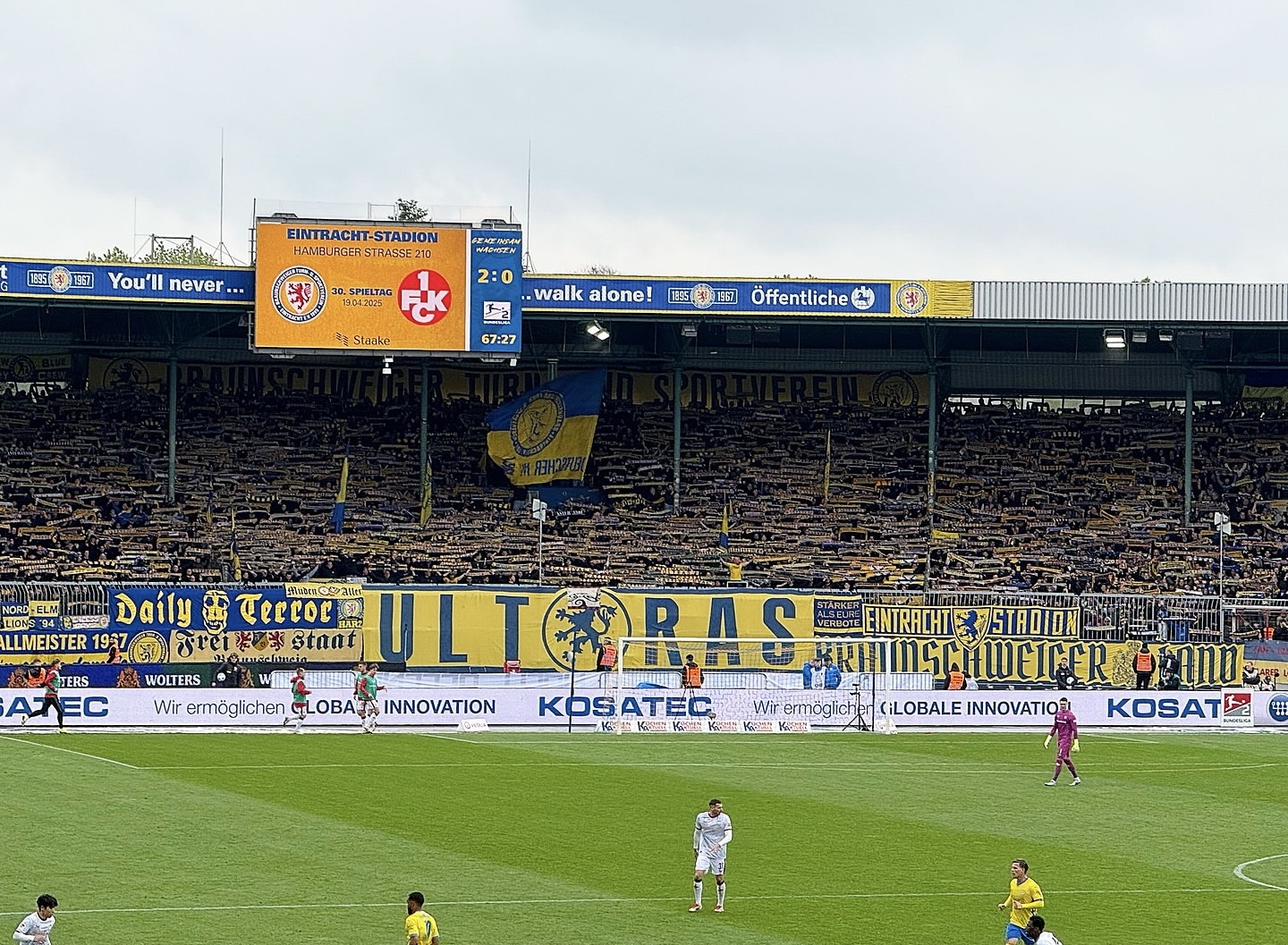 Eintracht Braunschweig – 1. FC Kaiserslautern 2-0 (2)