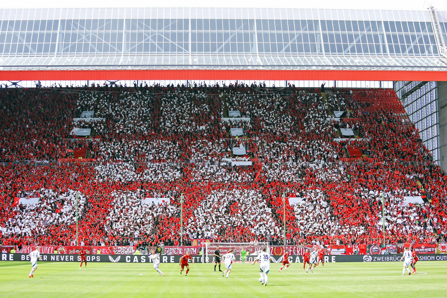 1. FC Kaiserslautern – FC Schalke 04 2-1 (6)