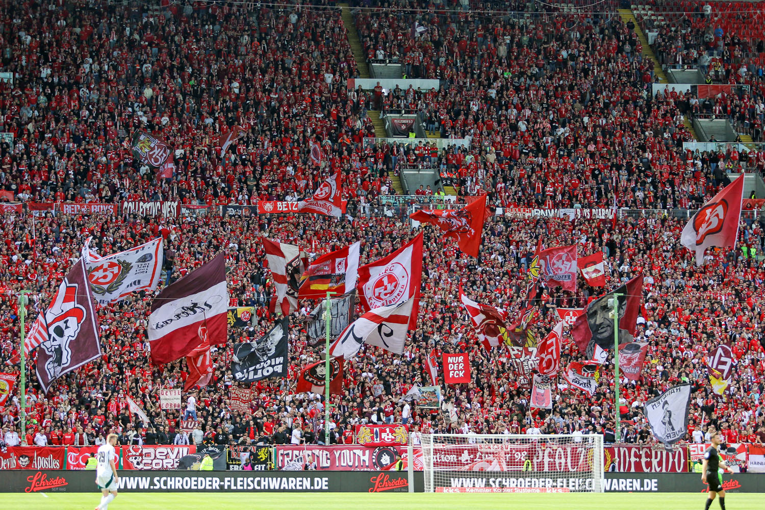 1. FC Kaiserslautern – FC Schalke 04 2-1 (9)