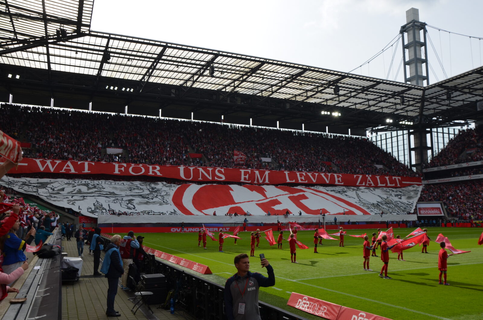 1. FC Köln – Karlsruher SC 4-4 (44)
