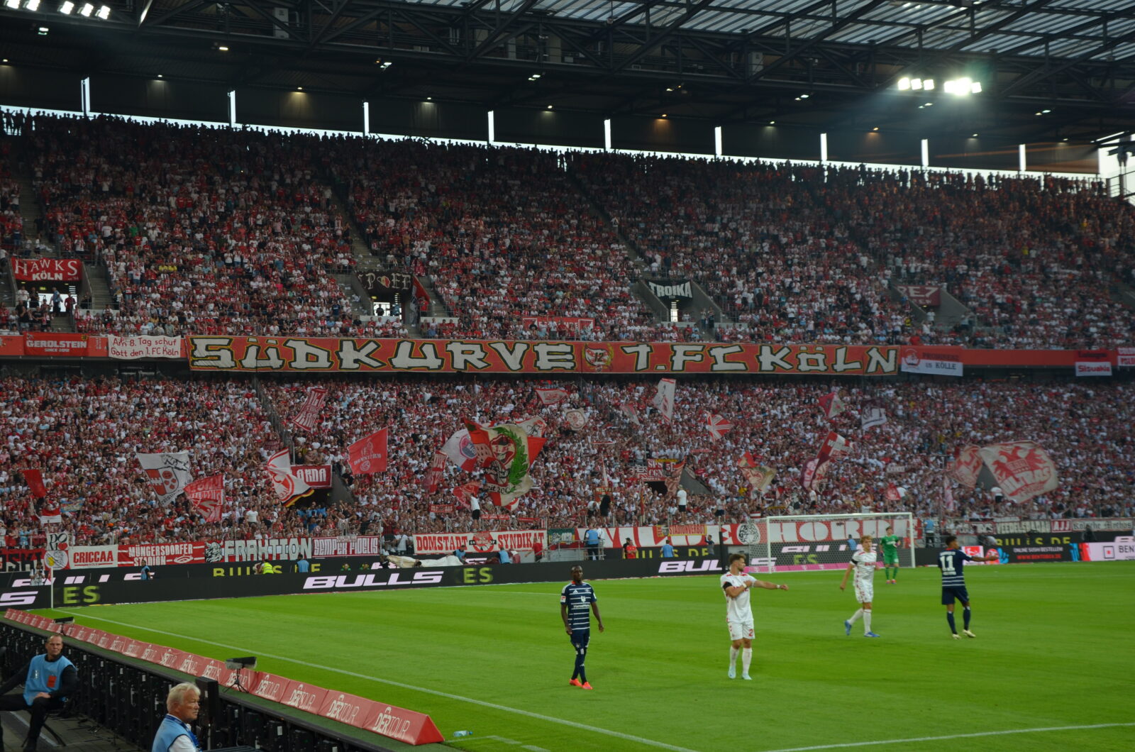 1. FC Köln – Hamburger SV 1-2 (58)