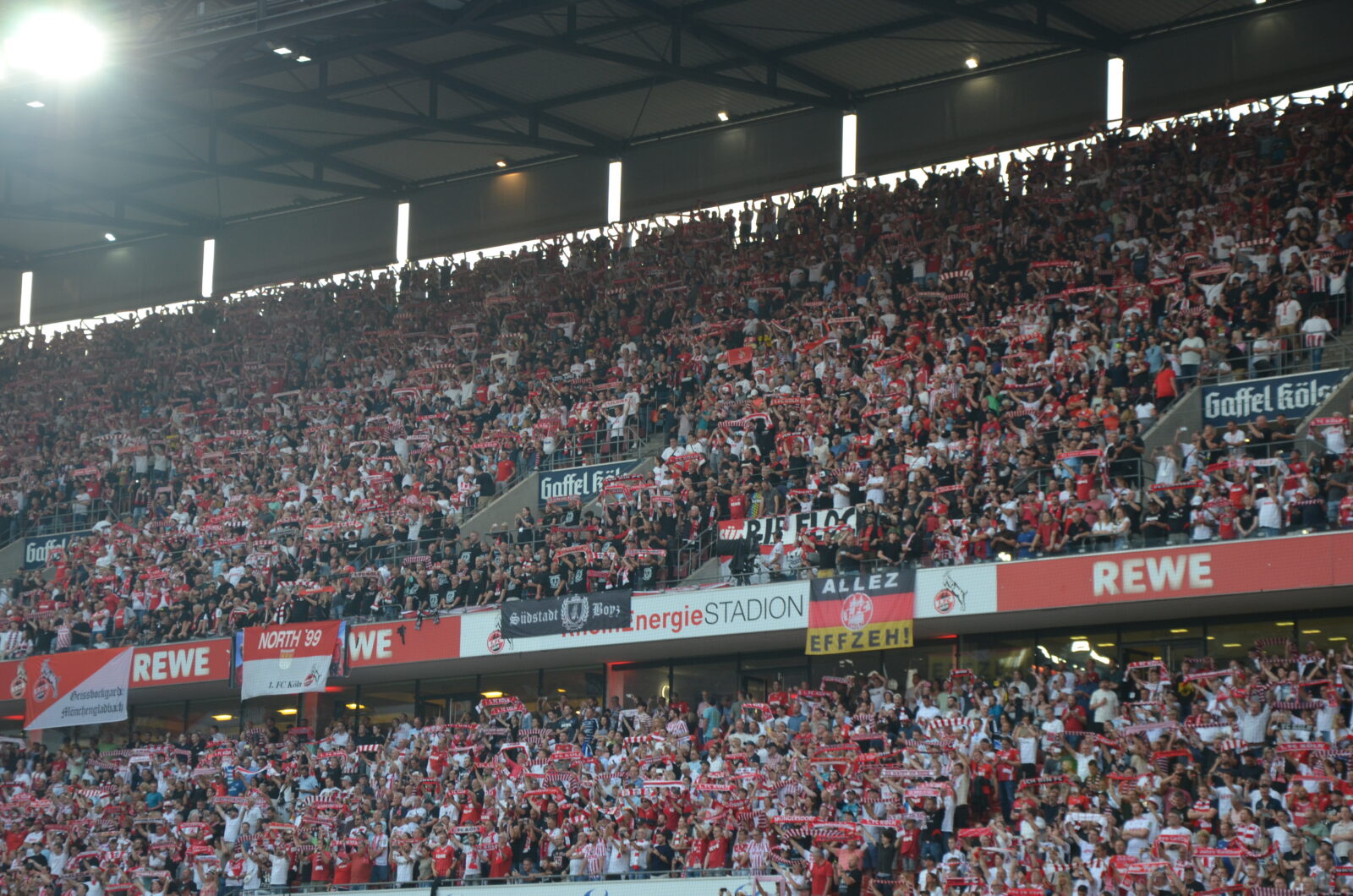1. FC Köln – Hamburger SV 1-2 (42)