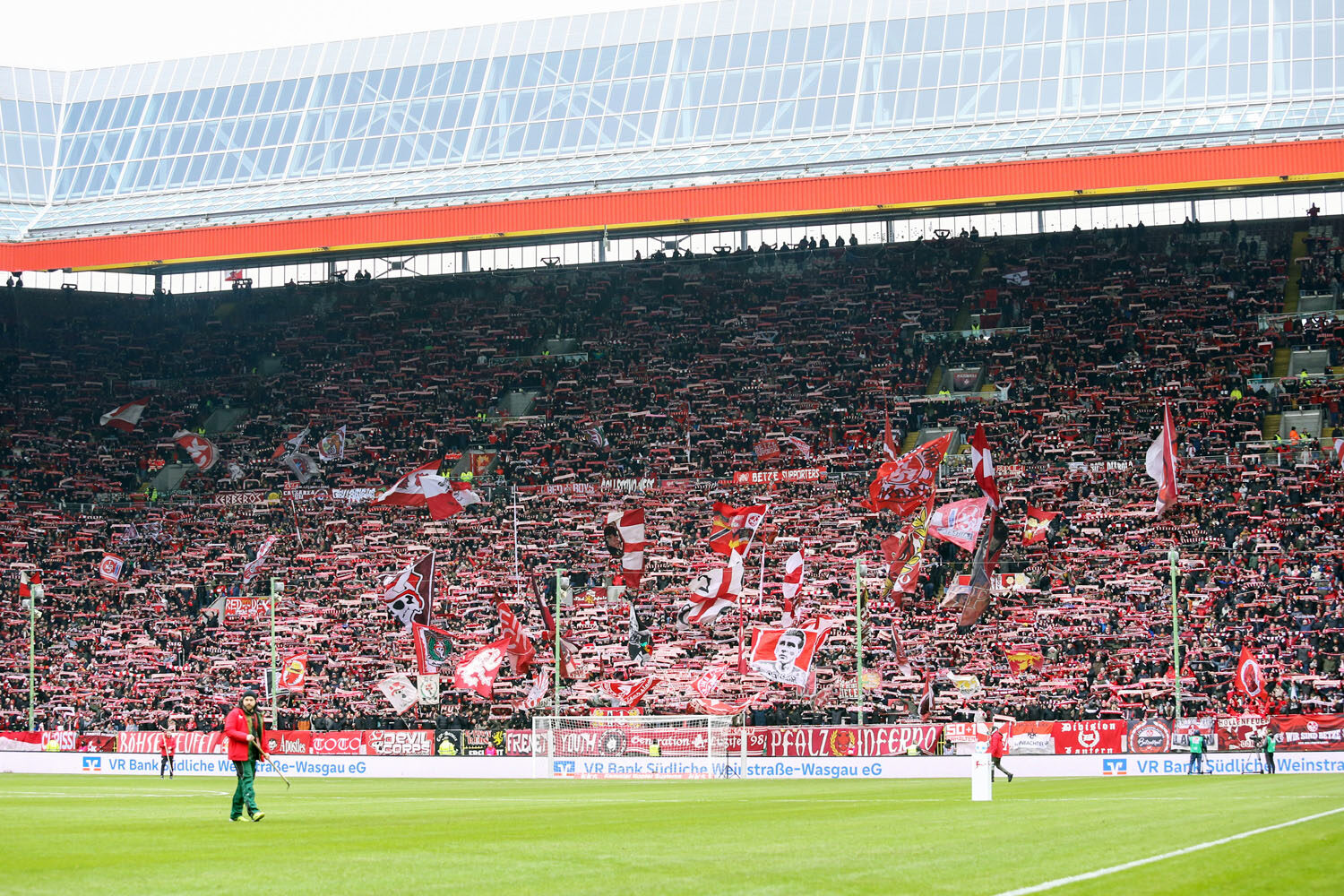 1. FC Kaiserslautern – Hannover 96 0-0 (1)