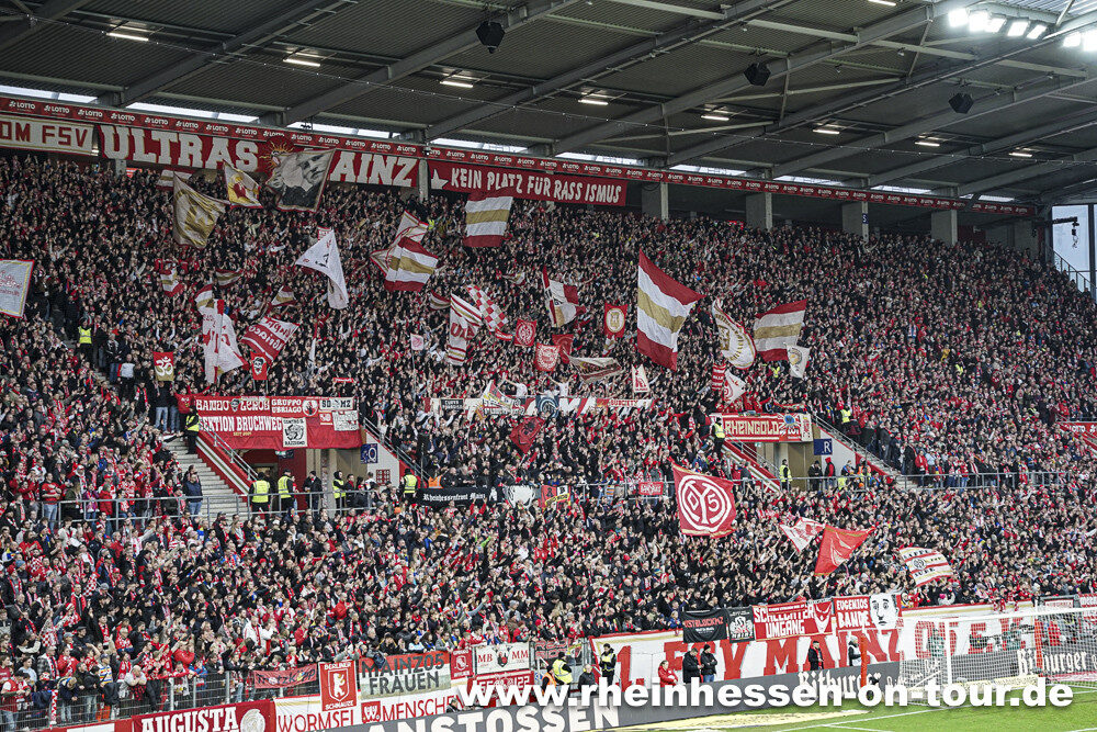 1. FSV Mainz 05 – VfB Stuttgart 2-0 (3)