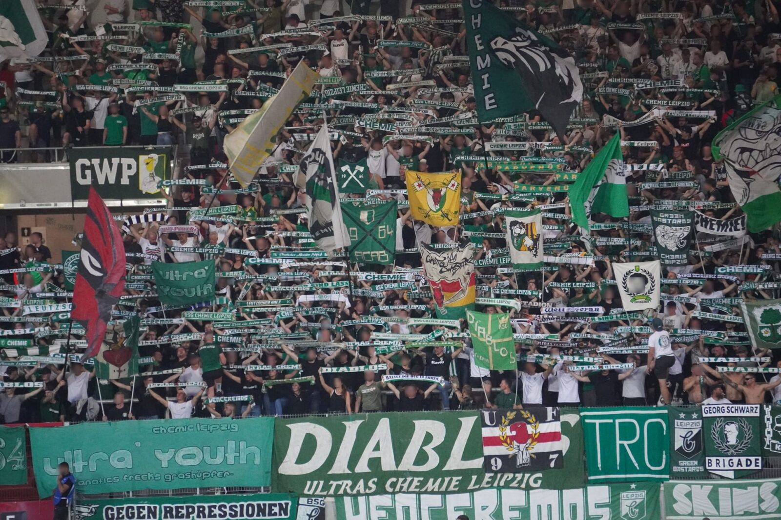 FC Rot-Weiß Erfurt – BSG Chemie Leipzig 4-2 (8)