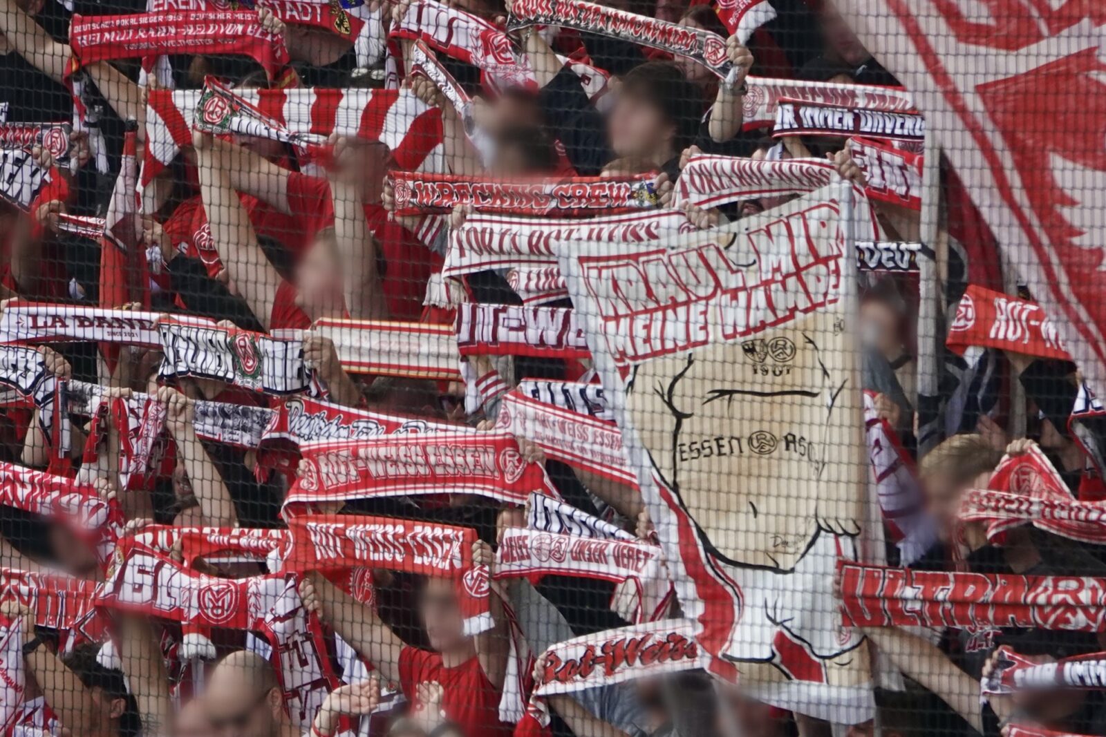 SV Waldhof Mannheim – Rot-Weiss Essen 6:1 (27)