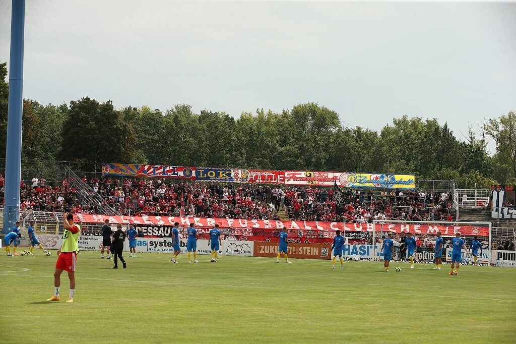 1. FC Lokomotive Leipzig – Hallescher FC 1-1 (6)