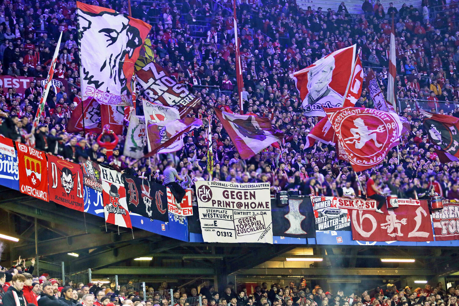 Hamburger SV – 1. FC Kaiserslautern 3-0 (4)