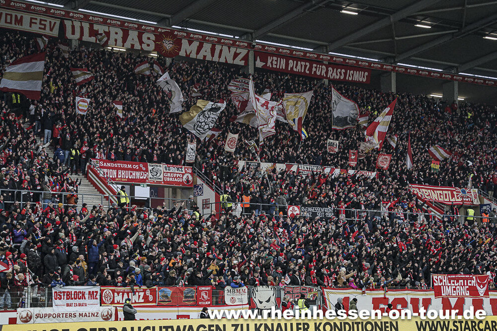 1. FSV Mainz 05 – VfL Wolfsburg 1-1 (12)