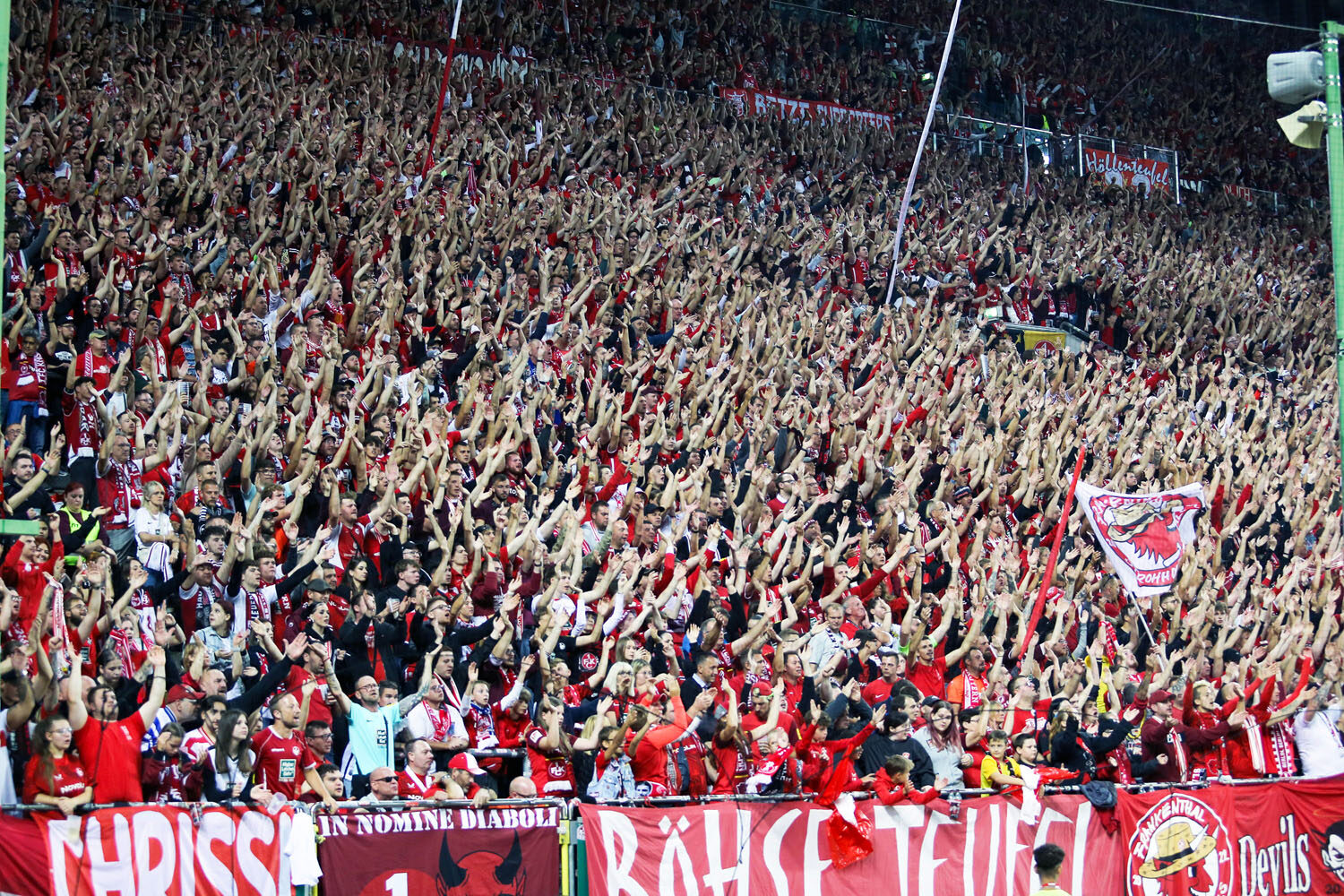 1. FC Kaiserslautern – Hamburger SV 2-2 (18)