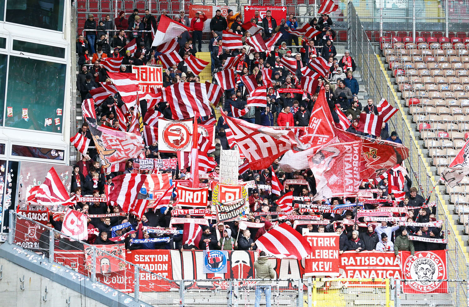 1. FC Kaiserslautern – SSV Jahn Regensburg 3-0 (2)