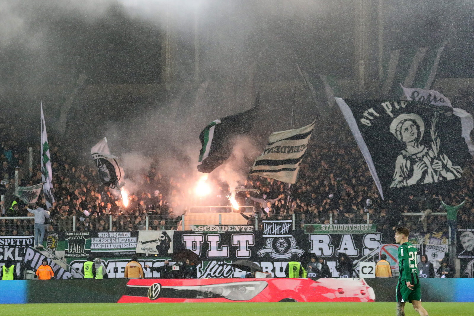 1. FC Saarbrücken – Borussia Mönchengladbach 2-1 (2)