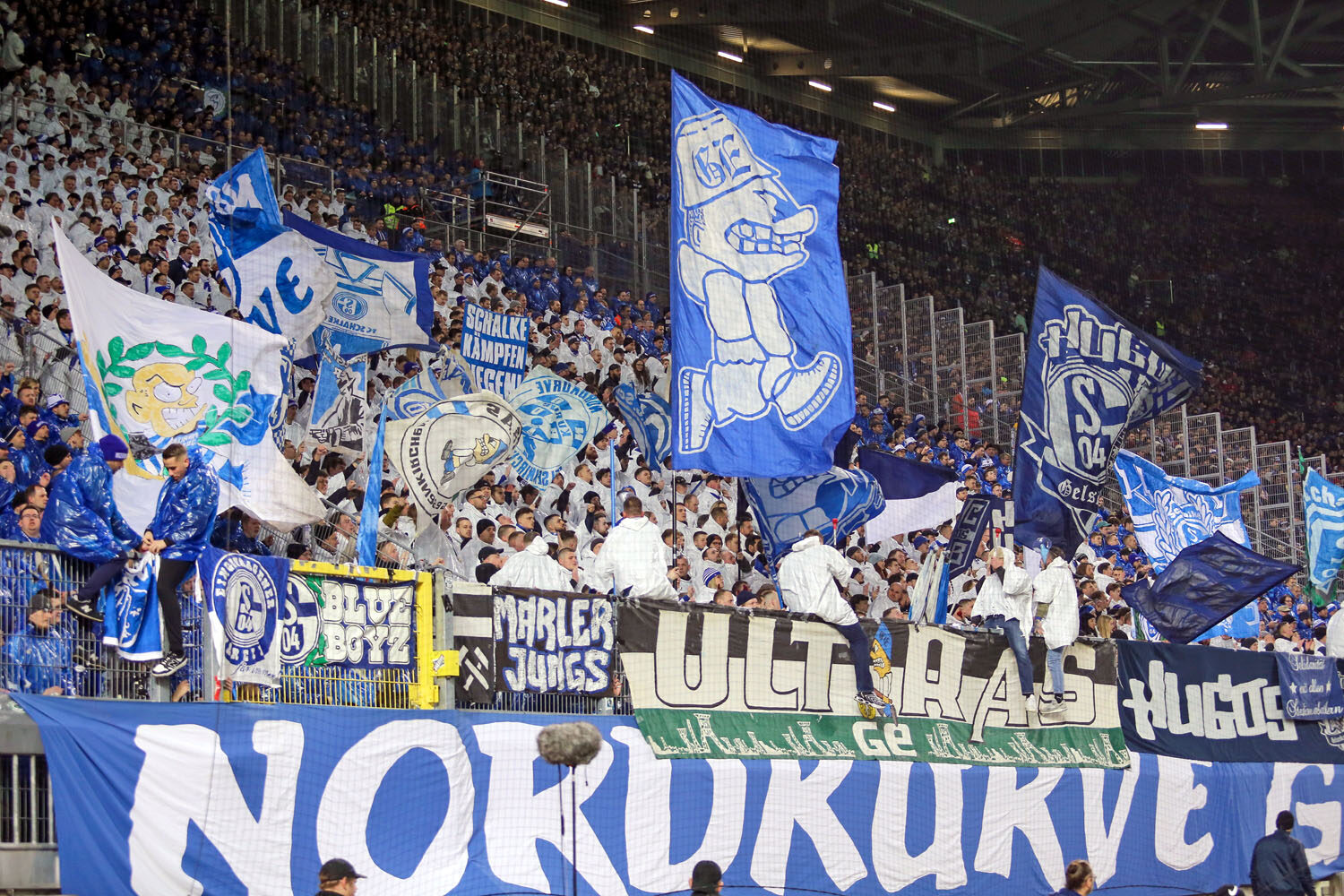 1. FC Kaiserslautern – FC Schalke 04 4-1 (4)