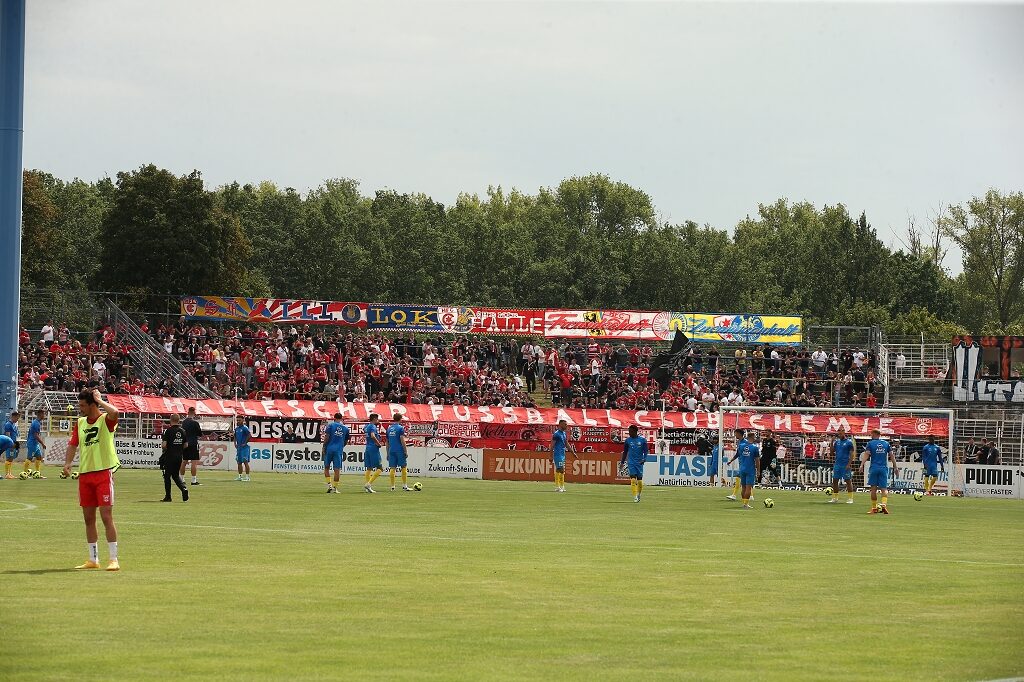 1. FC Lokomotive Leipzig – Hallescher FC 1-1 (11)