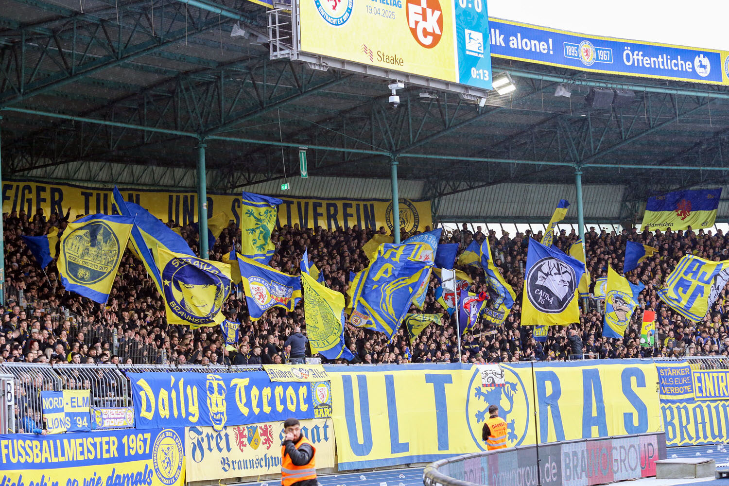 Eintracht Braunschweig – 1. FC Kaiserslautern 2-0 (4)