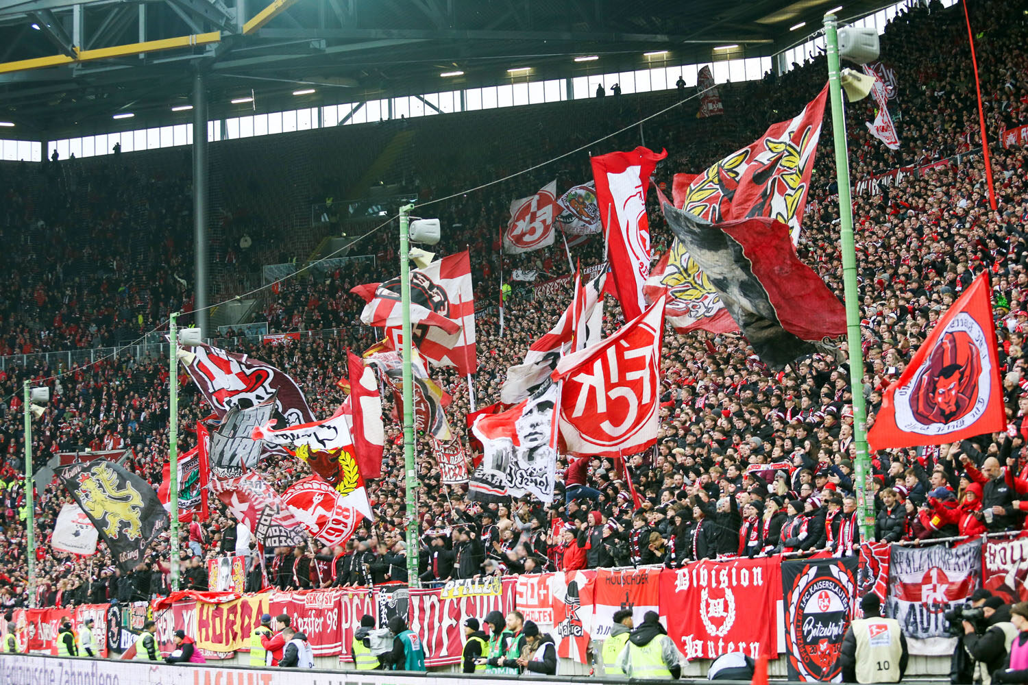 1. FC Kaiserslautern – Karlsruher SC 3-1 (17)