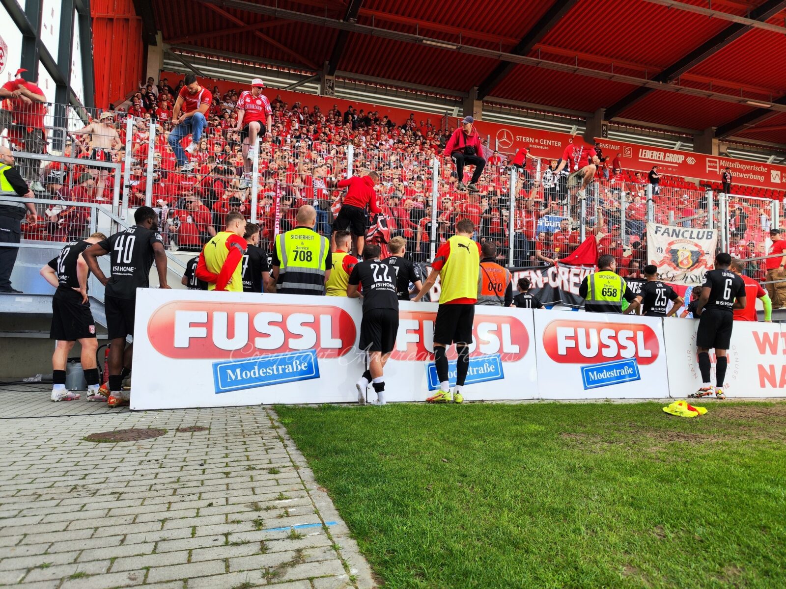 SSV Jahn Regensburg – Hallescher FC 2-0 (9)