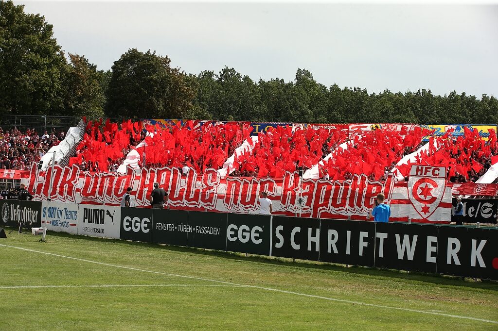 1. FC Lokomotive Leipzig – Hallescher FC 1-1 (3)
